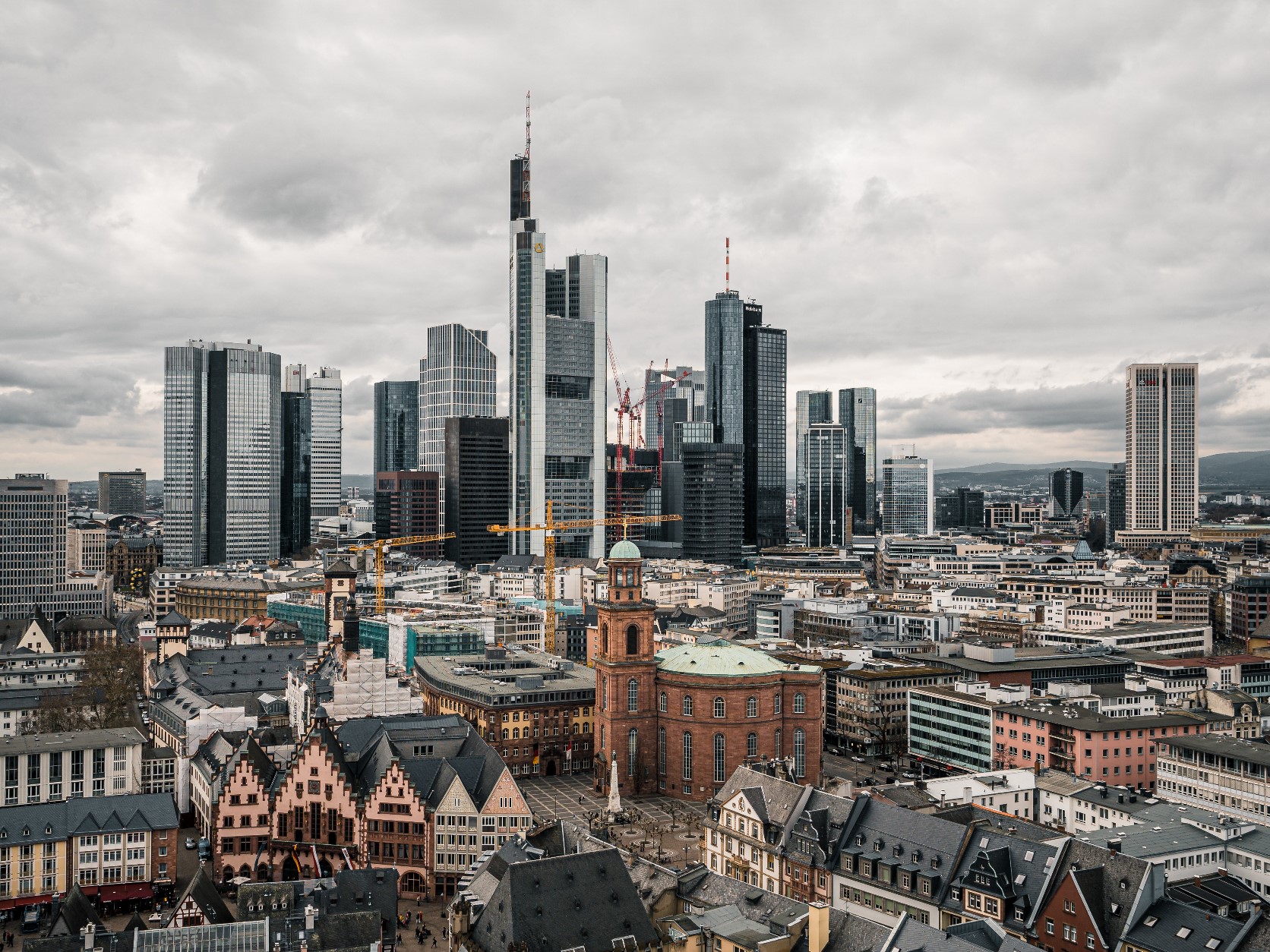 Frankfurt: Stadt mit der größten RZ Dichte in ganz Europa. Nicht immer der ideale Standort.